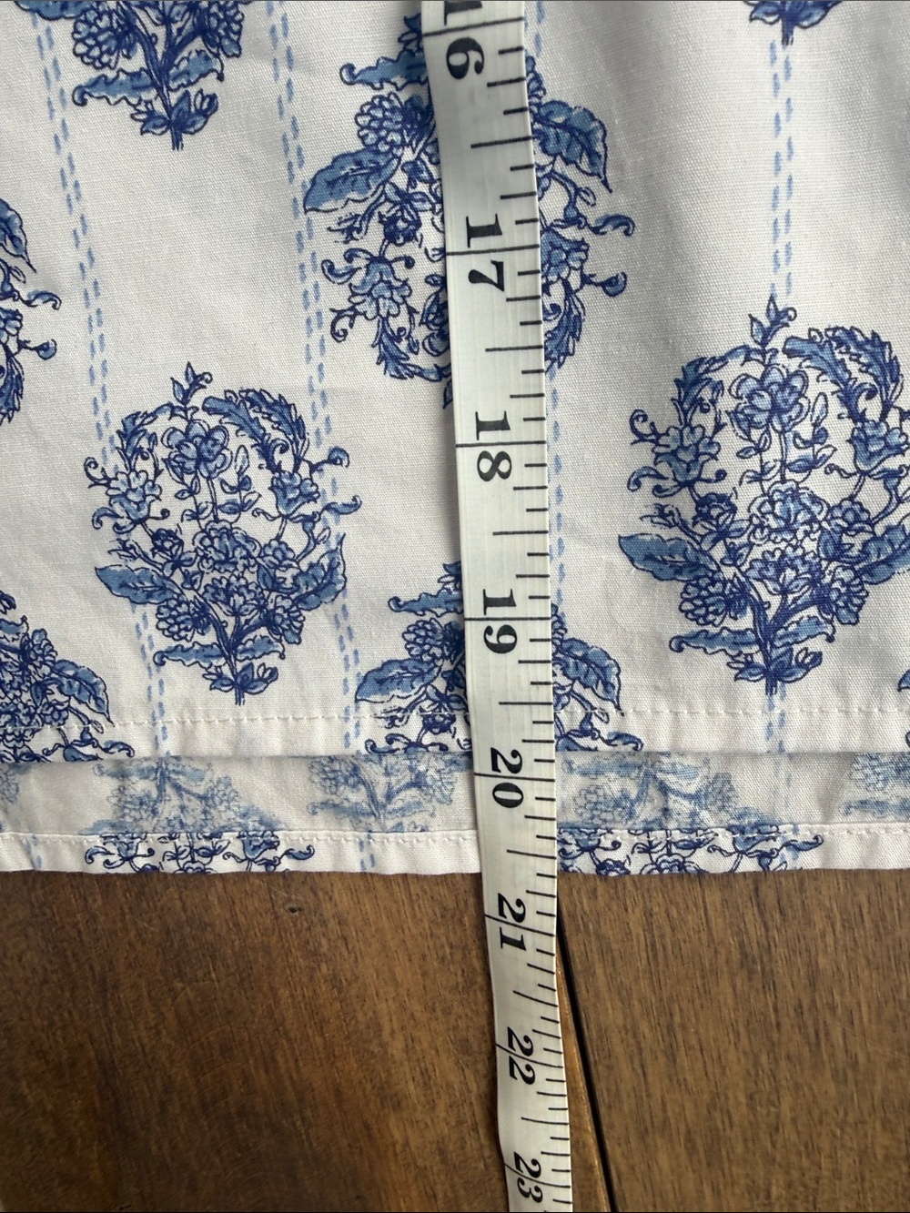 1X - EUC CeCe White Blouse with Blue Floral Print and Puff Sleeves - Picture 9 of 9